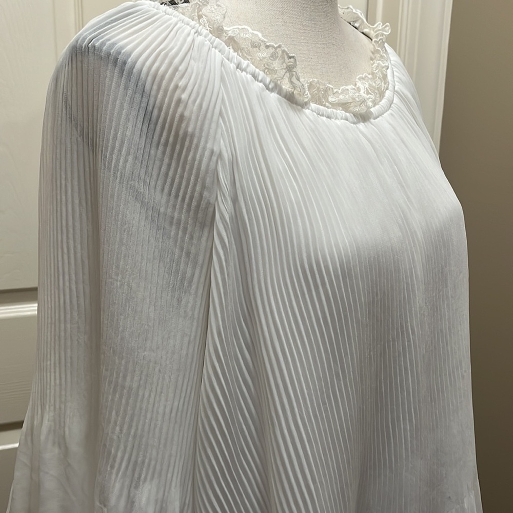 Flowy sheer but lined xl top
